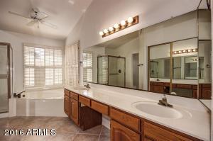 1425 W Iris Dr, Gilbert, AZ 85233 photo 12