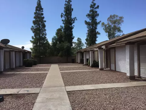 2813 E Capri Cir, Mesa, AZ 85204 photo 3