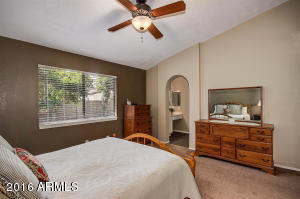 461 E Meadows Ln, Gilbert, AZ 85234 photo 26