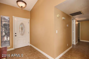 461 E Meadows Ln, Gilbert, AZ 85234 photo 3