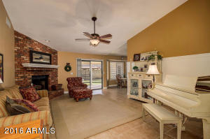 461 E Meadows Ln, Gilbert, AZ 85234 photo 4