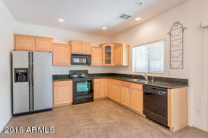 2872 S Marble St, Gilbert, AZ 85295 photo 9