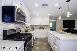 1021 E Cavalier Dr, Phoenix, AZ 85014 photo 9