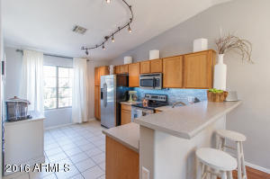 1713 E Desert Ln, Phoenix, AZ 85042 photo 8