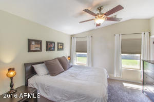 1713 E Desert Ln, Phoenix, AZ 85042 photo 10