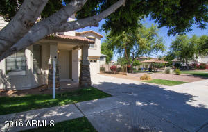 1826 E Donner Dr, Phoenix, AZ 85042 photo 2