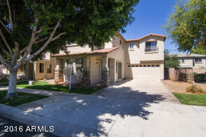 1826 E Donner Dr, Phoenix, AZ 85042 photo 1