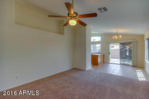 3911 E Rosemonte Dr, Phoenix, AZ 85050 photo 4