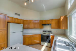 3911 E Rosemonte Dr, Phoenix, AZ 85050 photo 2