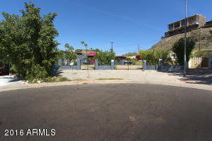 1018 Echo Ln, Phoenix, AZ 85020 photo 4