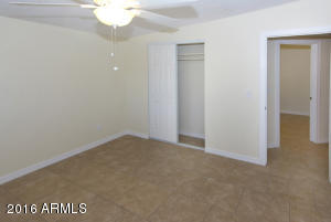 1018 Echo Ln, Phoenix, AZ 85020 photo 13