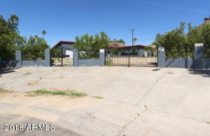 1018 Echo Ln, Phoenix, AZ 85020 photo 2