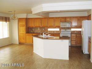 706 S Cardinal St, Gilbert, AZ 85296 photo 2