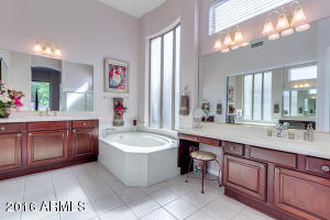 622 W Leah Ave, Gilbert, AZ 85233 photo 18