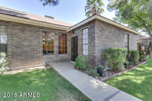 860 E Bruce Ave, Gilbert, AZ 85234 photo 1