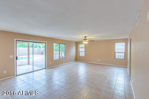 1071 E Bart St, Gilbert, AZ 85295 photo 4