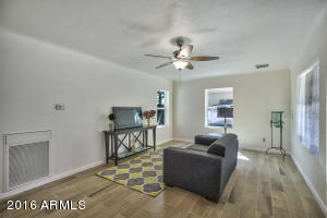 1419 Earll Dr, Phoenix, AZ 85014 photo 3