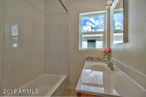 1419 Earll Dr, Phoenix, AZ 85014 photo 12