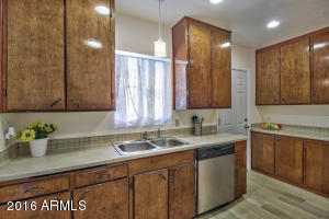 1419 Earll Dr, Phoenix, AZ 85014 photo 10
