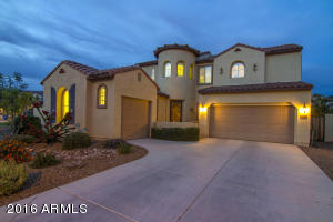 4574 E Waterman St, Gilbert, AZ 85297 photo 2