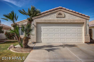 1728 E Robin Ln, Gilbert, AZ 85296 photo 1