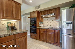 4020 Earll Dr, Phoenix, AZ 85018 photo 13