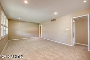 4020 Earll Dr, Phoenix, AZ 85018 photo 4