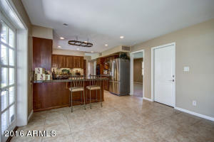 4020 Earll Dr, Phoenix, AZ 85018 photo 9