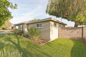 915 E Rovey Ave, Phoenix, AZ 85014 photo 2