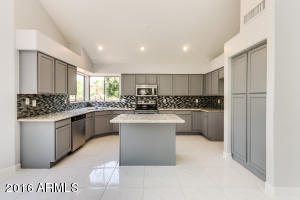 1358 E Shannon St, Gilbert, AZ 85295 photo 6