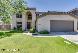 631 N Hawk Cir, Gilbert, AZ 85234 photo 1