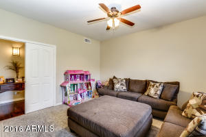 631 N Hawk Cir, Gilbert, AZ 85234 photo 15
