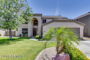 631 N Hawk Cir, Gilbert, AZ 85234 photo 3
