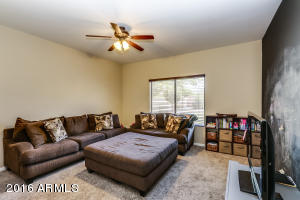 631 N Hawk Cir, Gilbert, AZ 85234 photo 14