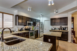 631 N Hawk Cir, Gilbert, AZ 85234 photo 7