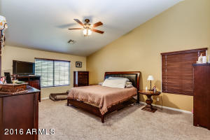 631 N Hawk Cir, Gilbert, AZ 85234 photo 28