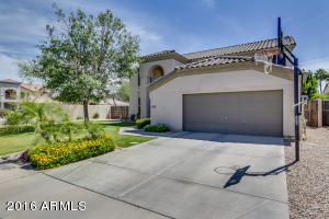 631 N Hawk Cir, Gilbert, AZ 85234 photo 5