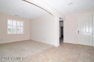 6332 S Sky Ct, Gilbert, AZ 85298 photo 3