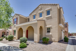 2242 S Buckaroo Trl, Gilbert, AZ 85295 photo 1
