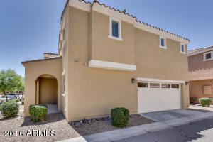 2242 S Buckaroo Trl, Gilbert, AZ 85295 photo 4