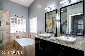2104 E Clipper Ln, Gilbert, AZ 85234 photo 32