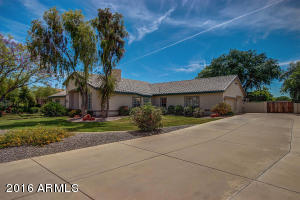 4505 Enrose St, Mesa, AZ 85205 photo 2