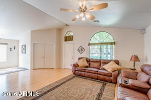 819 E Vaughn Ave, Gilbert, AZ 85234 photo 6