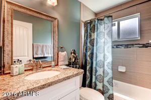 929 E Cavalier Dr, Phoenix, AZ 85014 photo 3