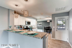 929 E Cavalier Dr, Phoenix, AZ 85014 photo 2