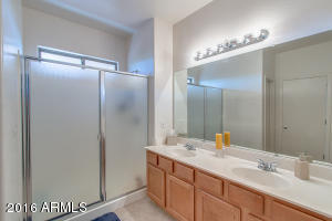 1936 S Falcon Dr, Gilbert, AZ 85295 photo 8