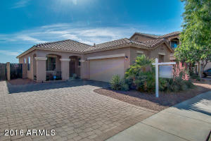 1936 S Falcon Dr, Gilbert, AZ 85295 photo 1