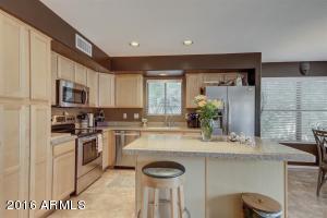 717 E Cathy Dr, Gilbert, AZ 85296 photo 3