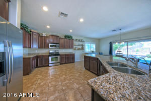 1402 E Parkview Dr, Gilbert, AZ 85295 photo 11