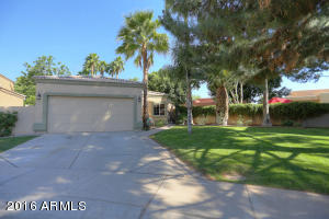 1551 E Beacon Dr, Gilbert, AZ 85234 photo 2